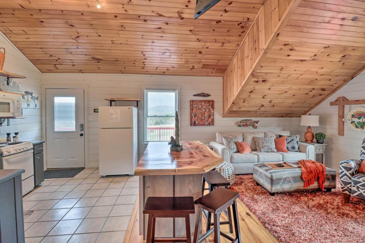Cheery Pet-Friendly Studio With Shared Fire Pit Mountain View Exterior photo